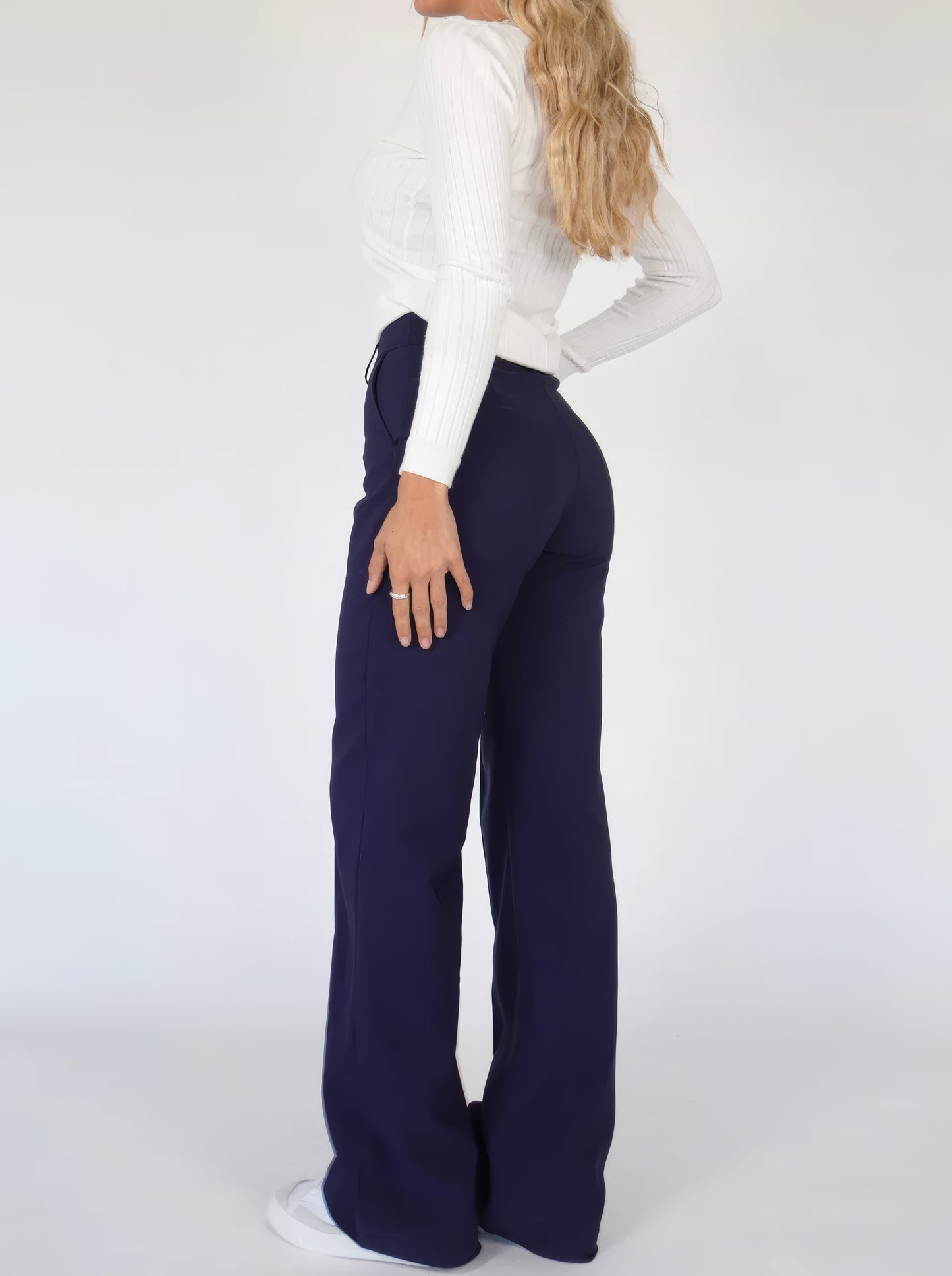 Chicki™ | Women's Wide-Leg Trousers | Lightweight Fabric, High-Waisted Design & Relaxed Fit