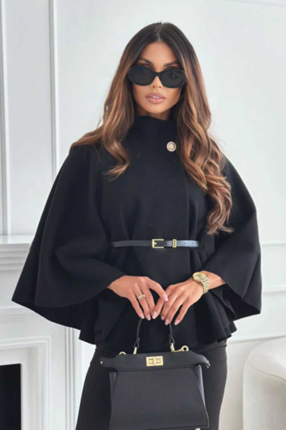 Cape Noir™ | Women's Statement Cape | Lightweight Fabric, Stylish Design & Versatile Layering