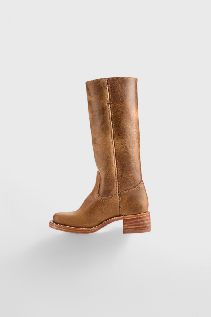 Modern Classic Boots for Women - All-Season Wear, Comfortable Footwear, Versatile Design