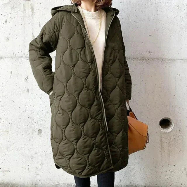 Quilted Aura™ | Women's Long Quilted Coat | Warm Insulation, Stylish Design & Water-Resistant Fabric