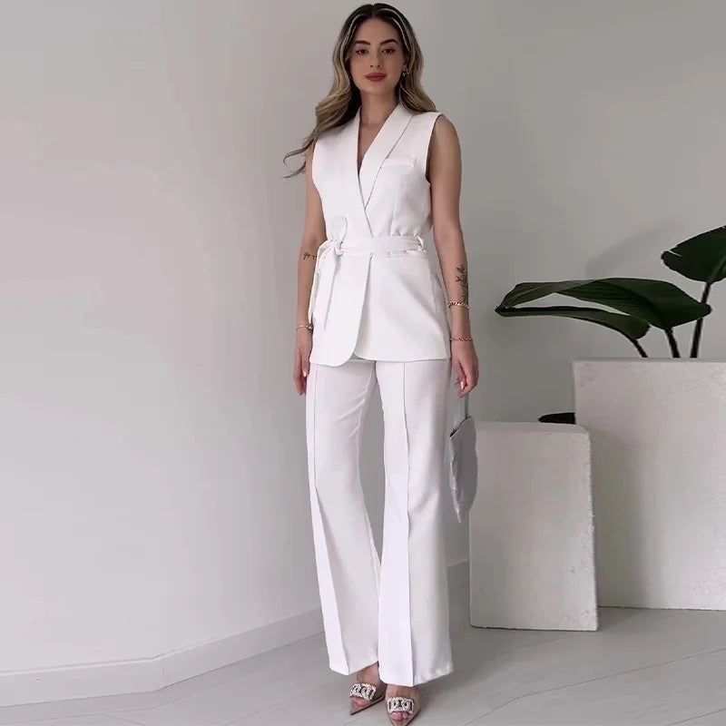 Blazer Elise™ | Women's Sleeveless Blazer Suit | Tailored Fit, V-Neck Design & High-Waisted Trousers with Belted Waist