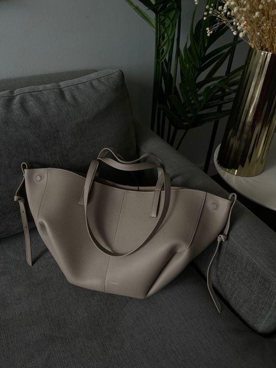 B&S | Spacious & Durable Vintage Tote Bag for Women – Versatile Shoulder Bag for Everyday Use