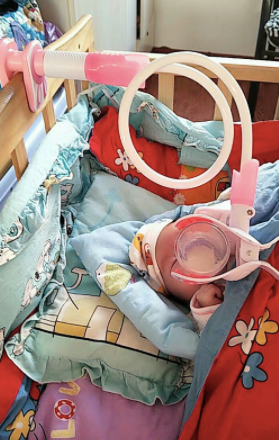Hands Free Baby Bottle Holder - Baby Bottle Holder
