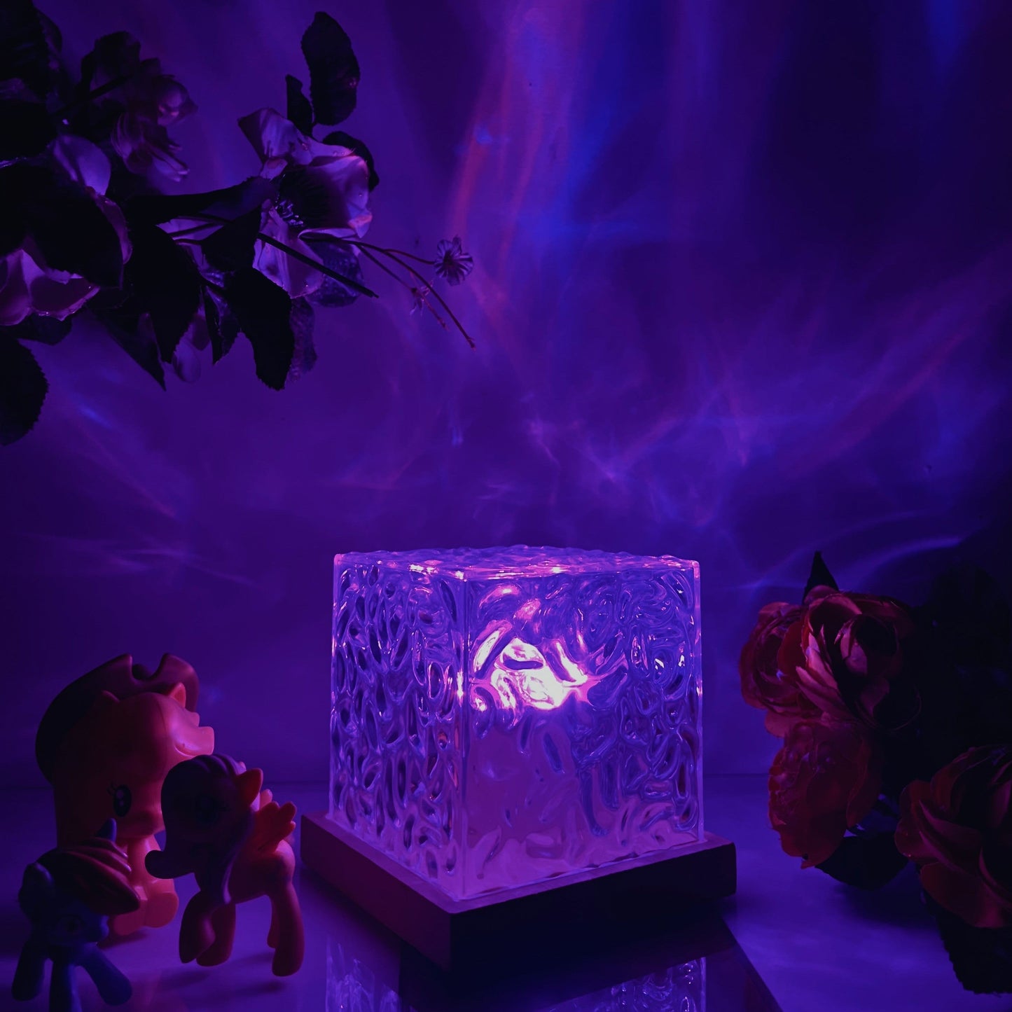 Northern Lights Projector – Relaxing Aurora Borealis Lamp for Stress Relief and Bedroom Ambiance